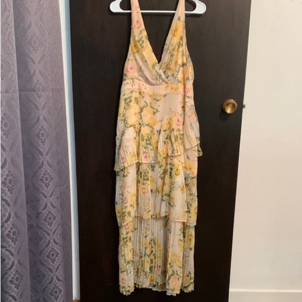 Sleeveless Floral Maxi Dress in Soft Yellow